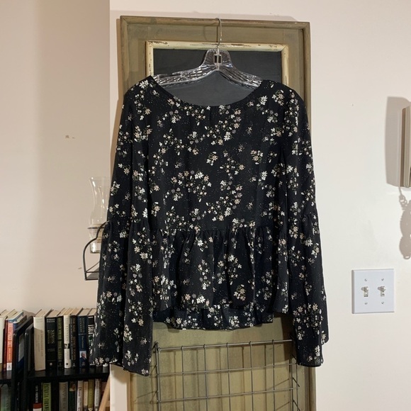 Cupcakes & Cashmere Josephina Floral Print Top Black Peplum  Blouse Medium NWT - Picture 6 of 9